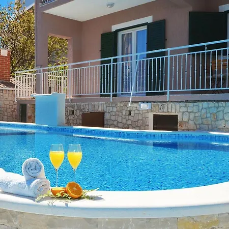 Luxury With A Swimming Pool Mavarstica, Ciovo - 20403