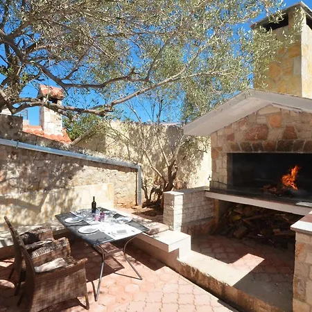 Vila Luxury With A Swimming Pool Mavarstica, Ciovo - 20403