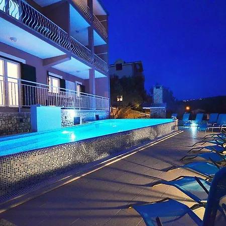 Вилла Luxury With A Swimming Pool Mavarstica, Ciovo - 20403 *