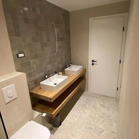 Luxury With A Swimming Pool Mavarstica, Ciovo - 20403 Βίλα *