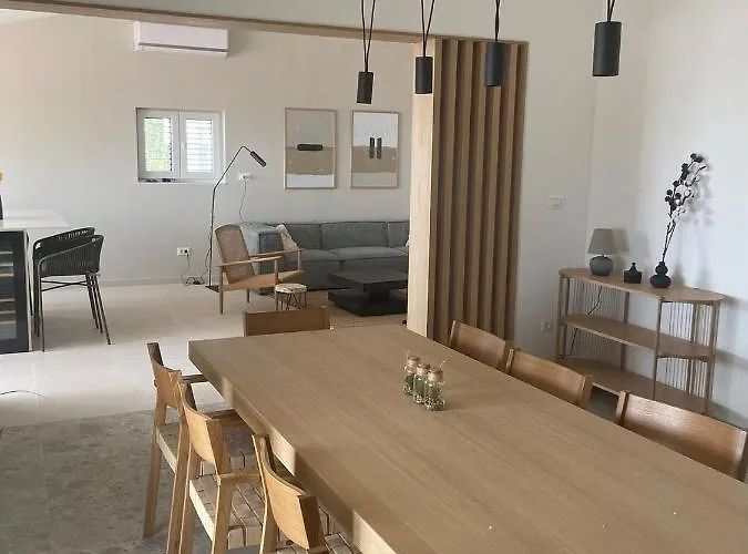 Luxury With A Swimming Pool Mavarstica, Ciovo - 20403 Vila