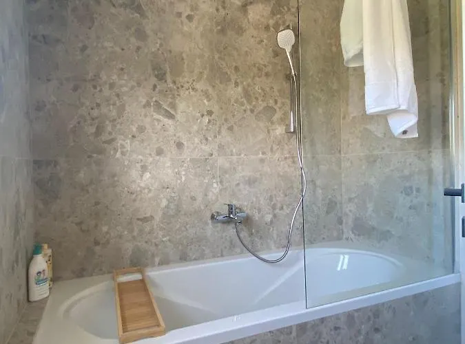 Luxury With A Swimming Pool Mavarstica, Ciovo - 20403 Vila Trogir